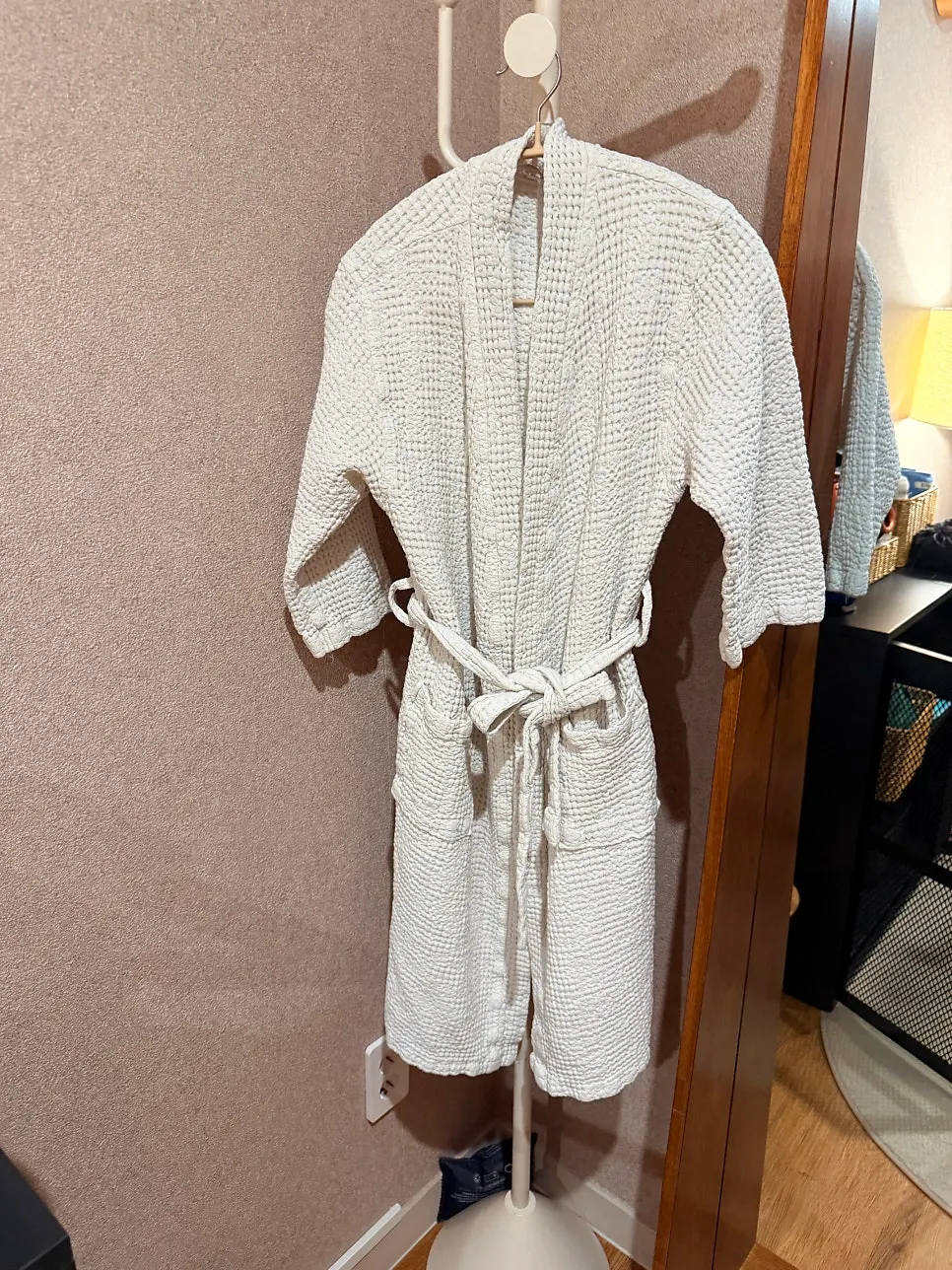 Robe and jjimjilbang clothes prepared in the solo room