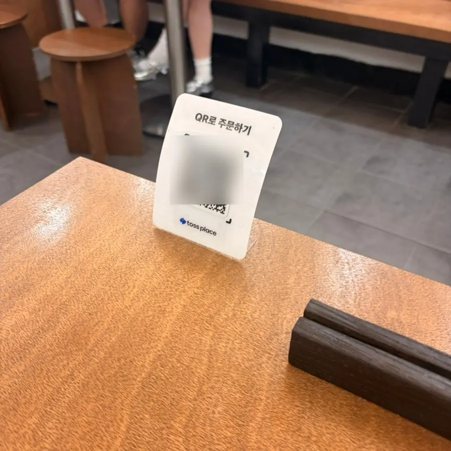 QR code ordering instructions on the table
