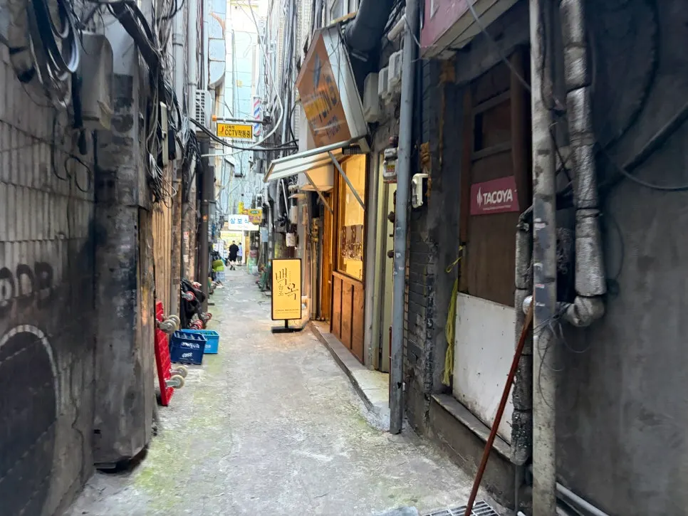 Baekok Myeongdong sign and storefront