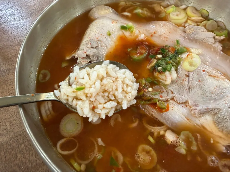 Red-broth spicy yeolgomtang