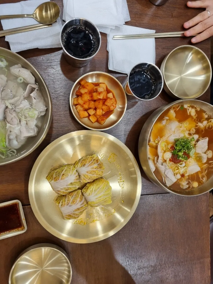 Pork gomtang and yeolgomtang set together on the table