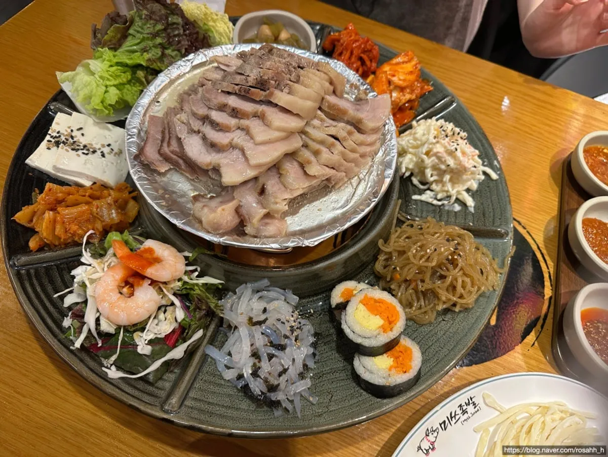 Exterior of Miss Jokbal Seoul Myeongdong Branch on Myeongdong 3-gil