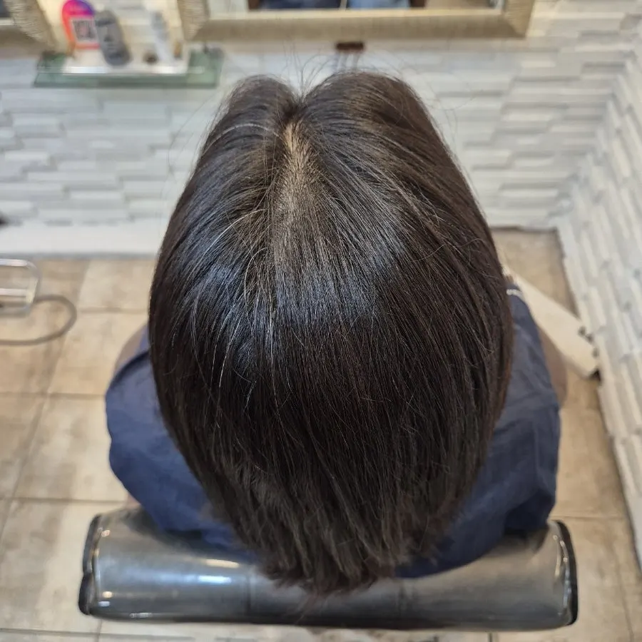 Checking hair color before dyeing