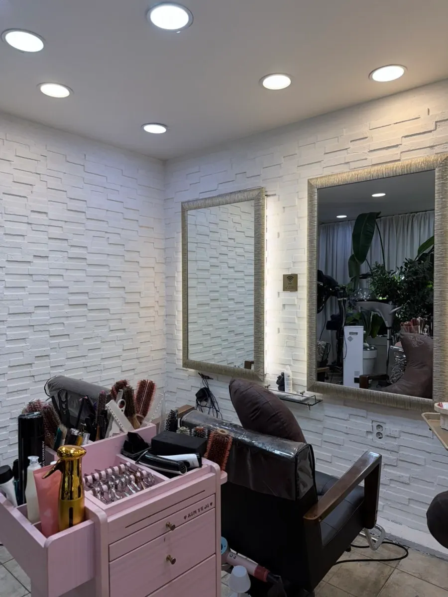 Domestic products used in the 4-step premium clinic