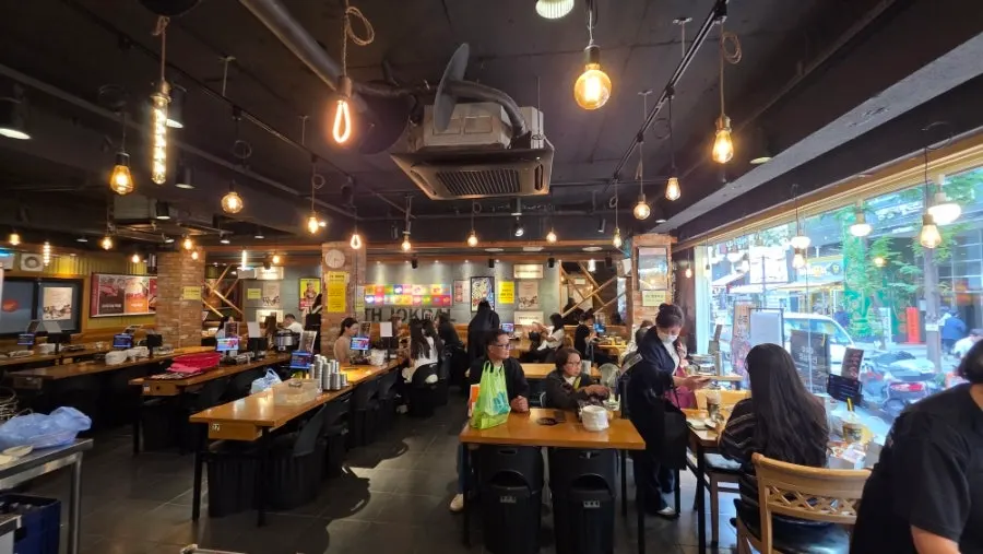 을지로입구 족발 메밀쟁반국수 조합, 미쓰족발
