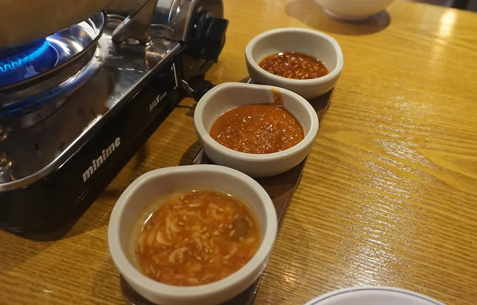 Kimchi kalguksu included with Emperor Jokbal