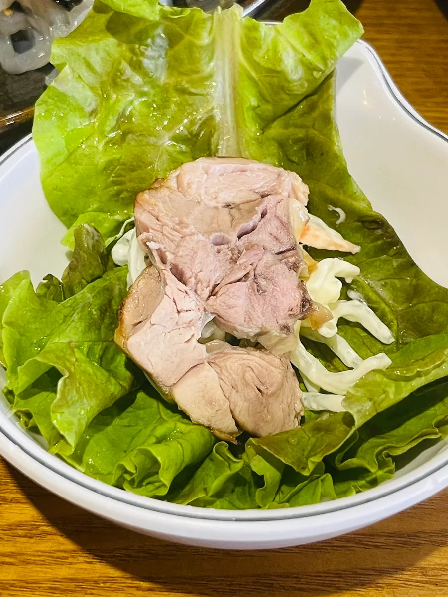 Jokbal wrapped in vegetables
