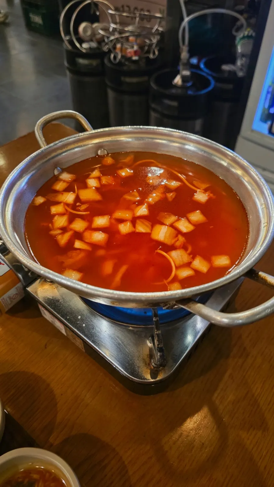 주문한 황제족발 한상 차림