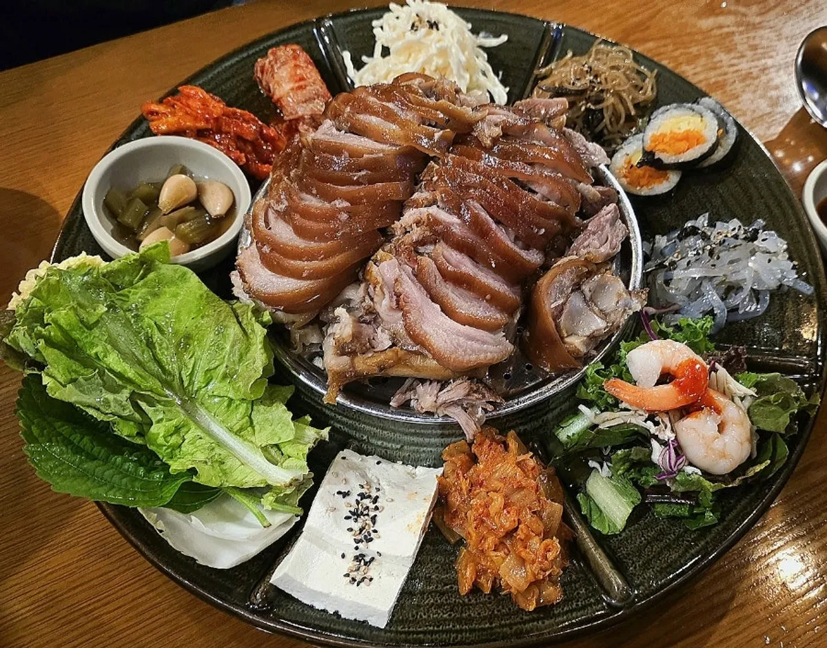 압도적인 크기의 미쓰족발 황제족발