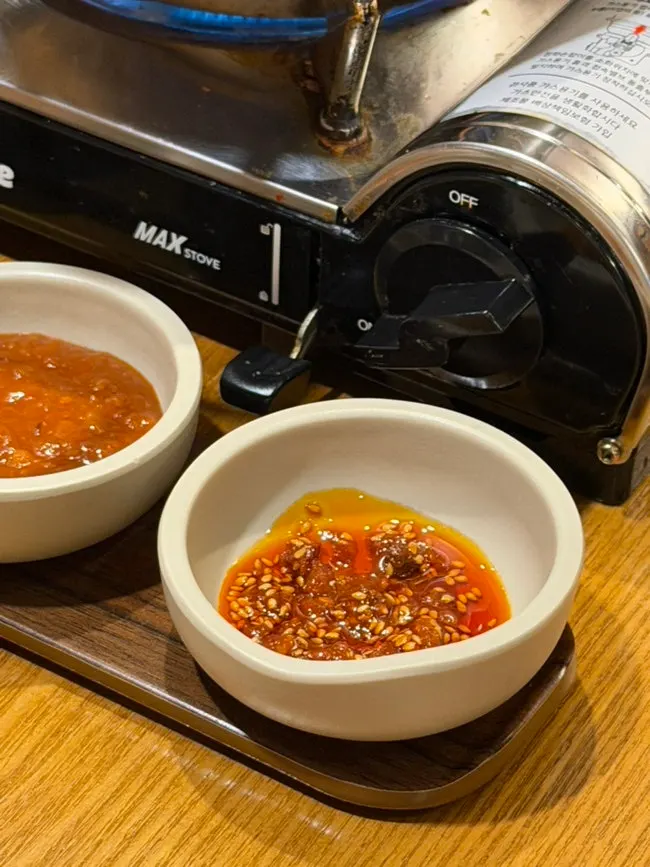 생맥주와 함께 차려진 테이블