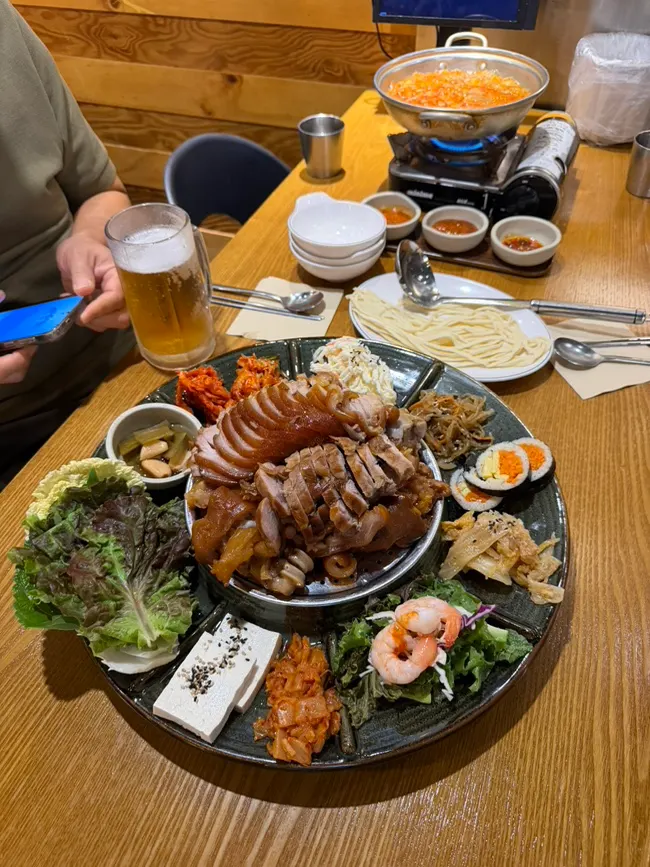 명동 족발 잡내 없는 황제족발에 셀프 포장용기까지, 미쓰족발 서울명동점