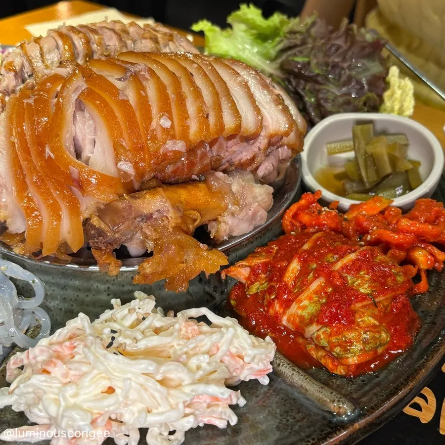 김밥과 잡채 등 황제족발 사이드