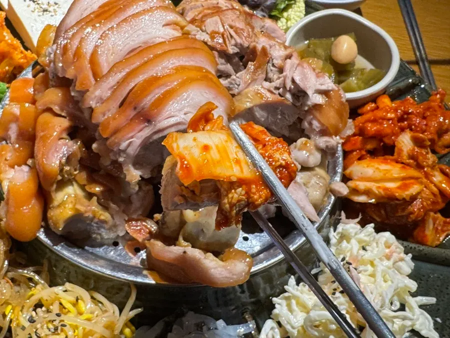 Mala sauce served alongside the jokbal