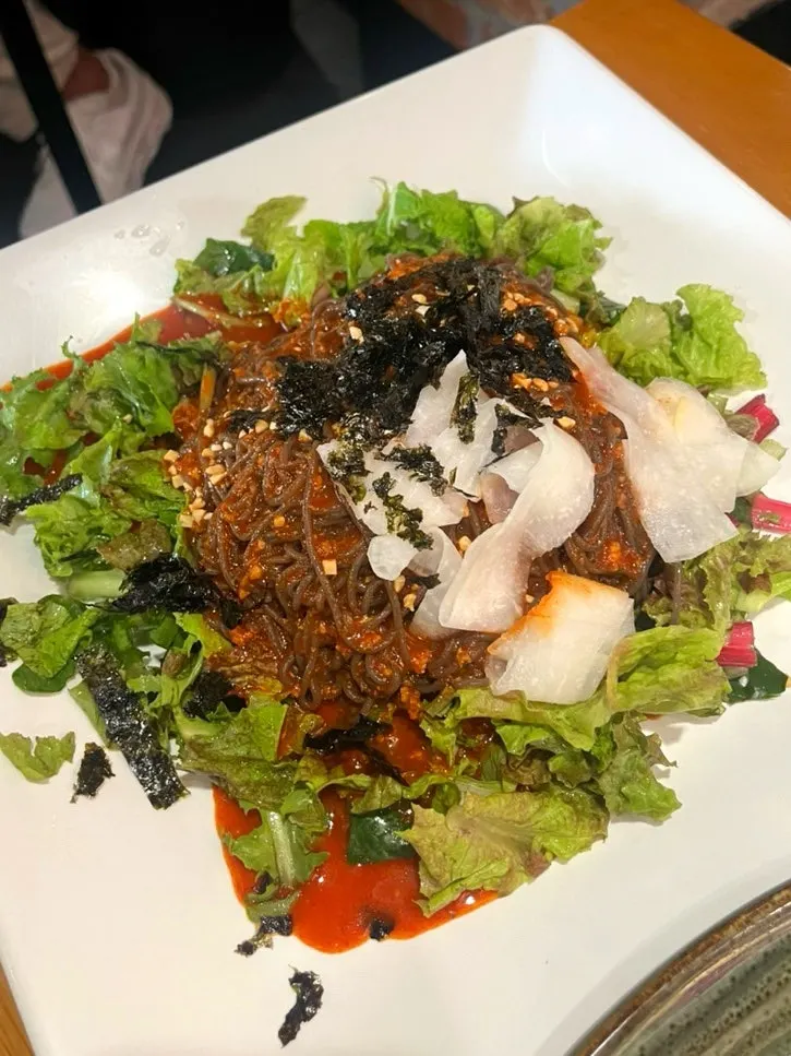 친구 세 명의 족발 메뉴 선택