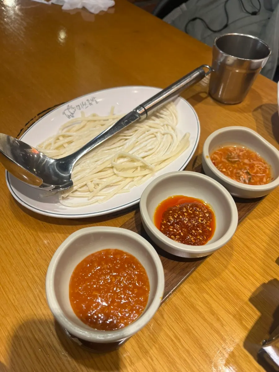 족발 주문 시 제공되는 김치칼국수