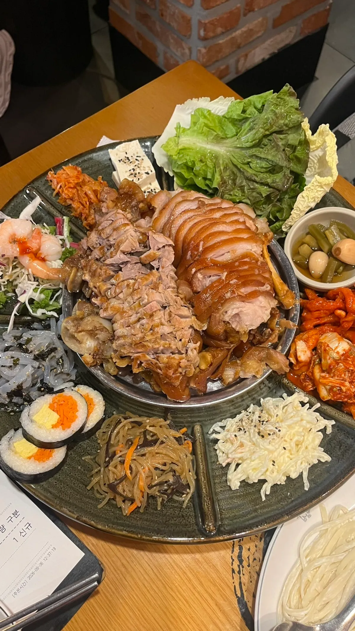 직접 조리해 먹는 김치칼국수