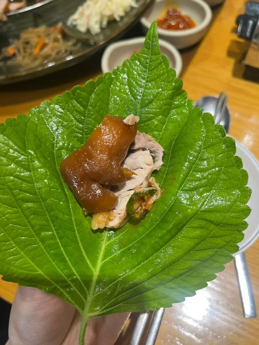 부드러운 황제족발 결