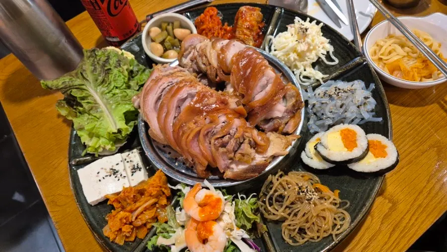 Full spread of the Emperor Jokbal platter