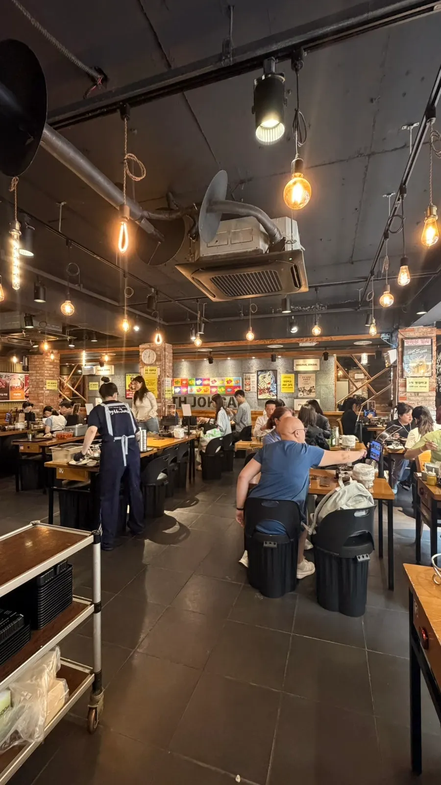 Seating with 4-person tables at Miss Jokbal Seoul Myeongdong Branch