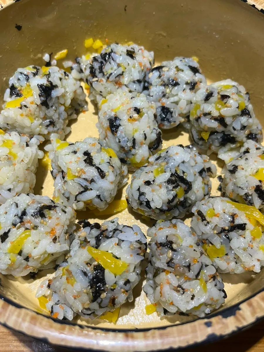 A rice ball received through the review event