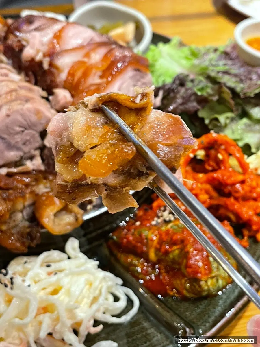 Eating jokbal together with dried radish strips