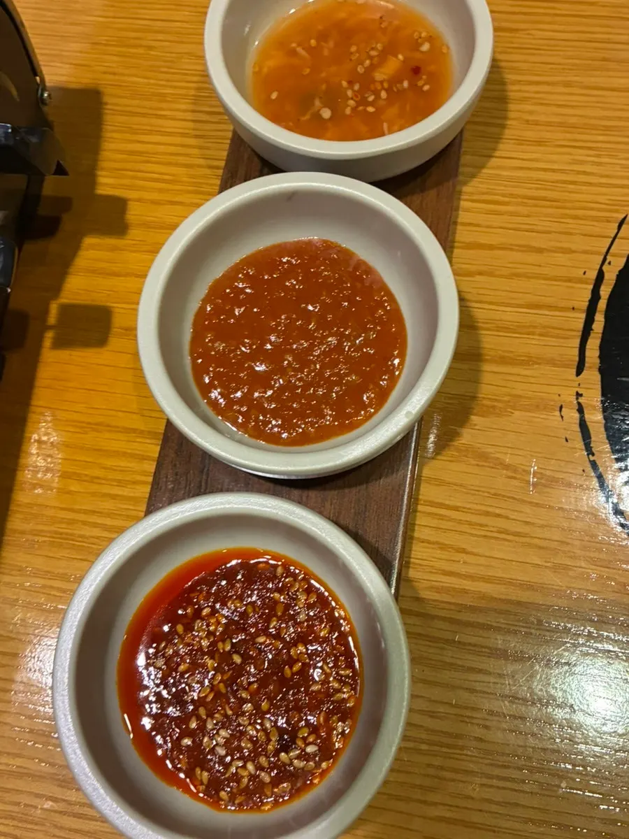 보글보글 끓고 있는 김치칼국수