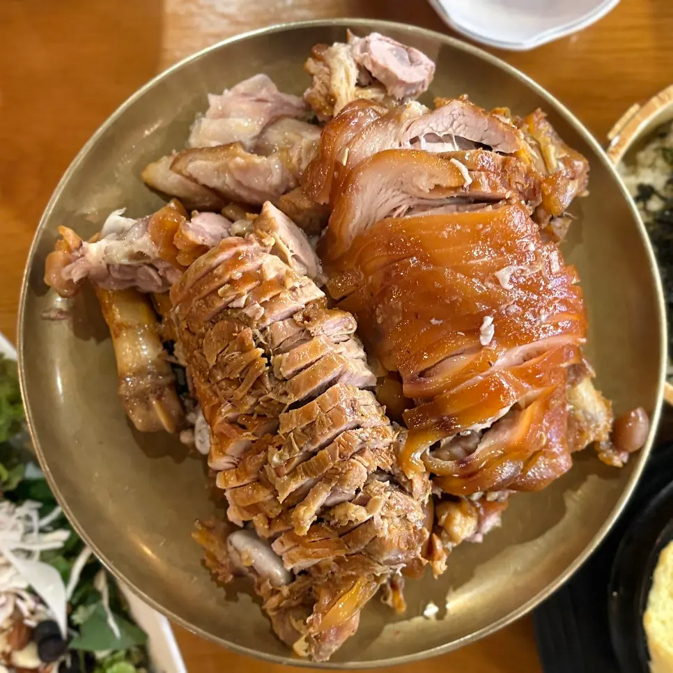 오리지널 족발 중 사이즈 한 접시