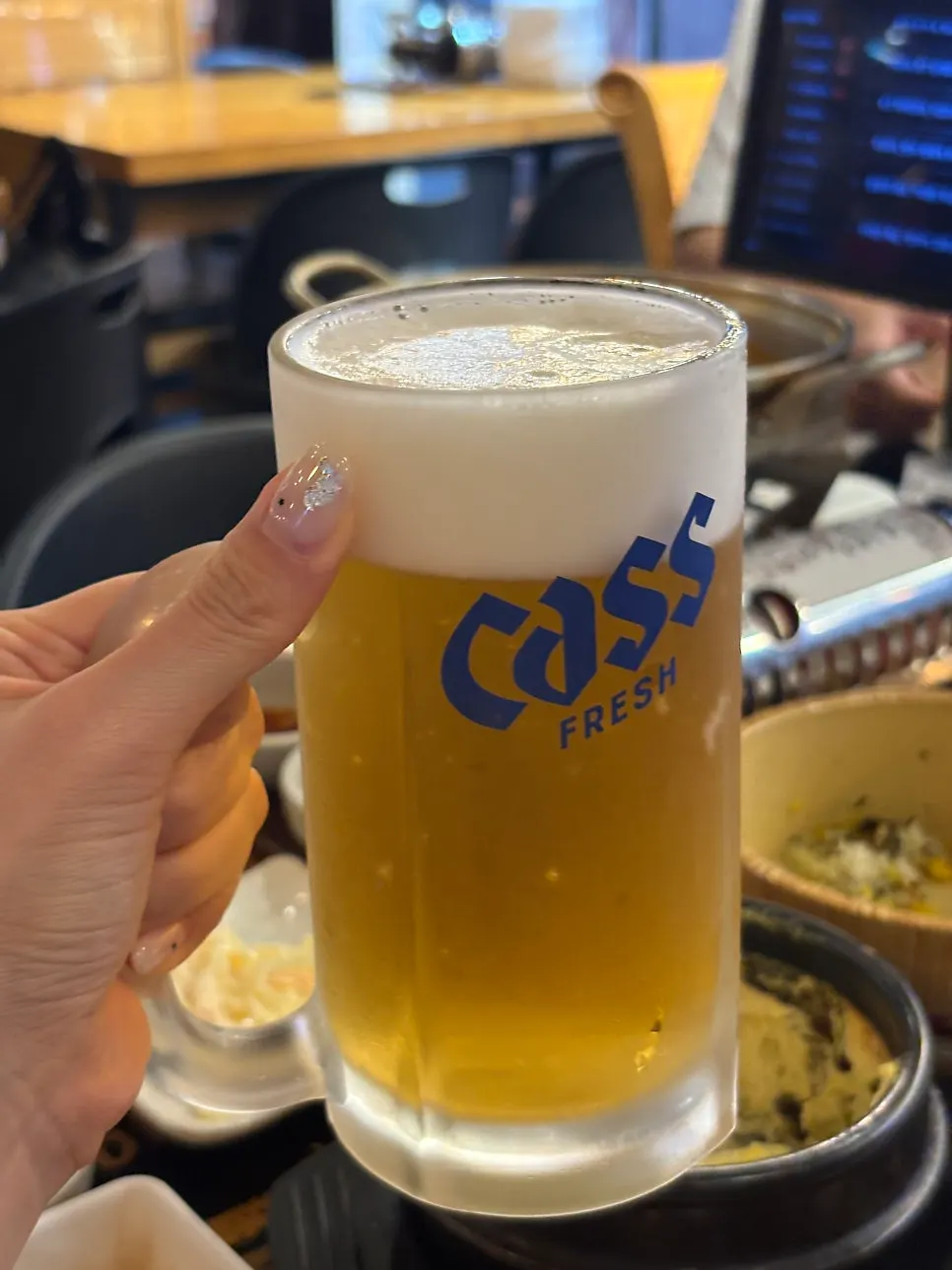 족발과 함께 주문한 생맥주 한 잔