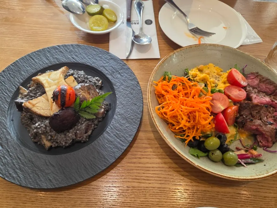 Table with both dishes served