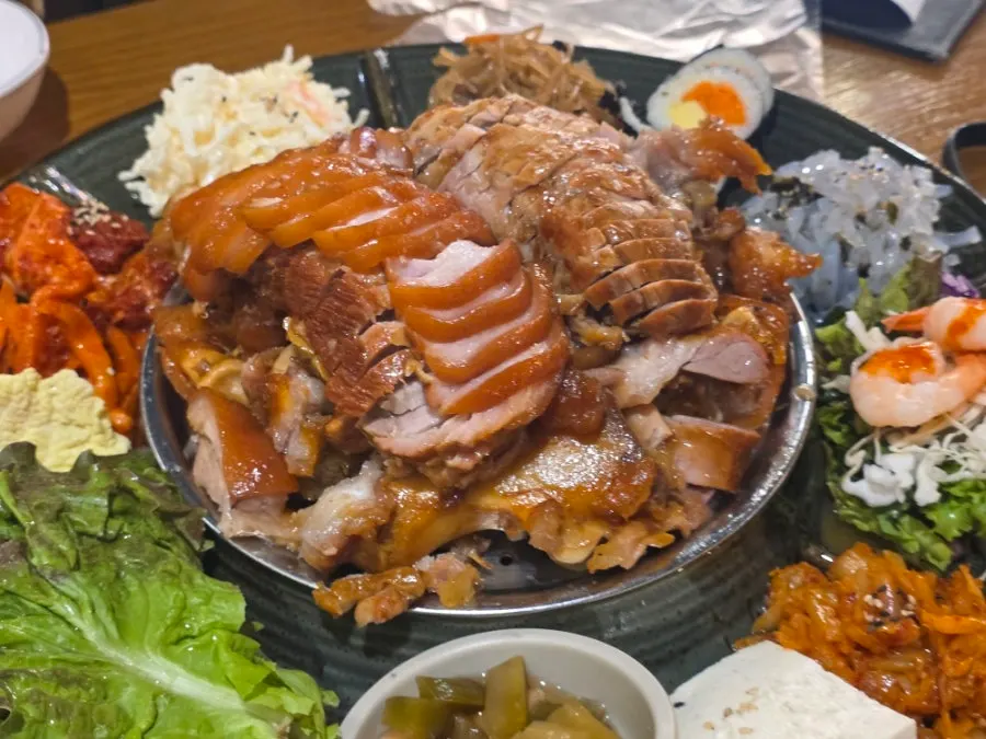 Tender Emperor's Jokbal plate at Miss Jokbal
