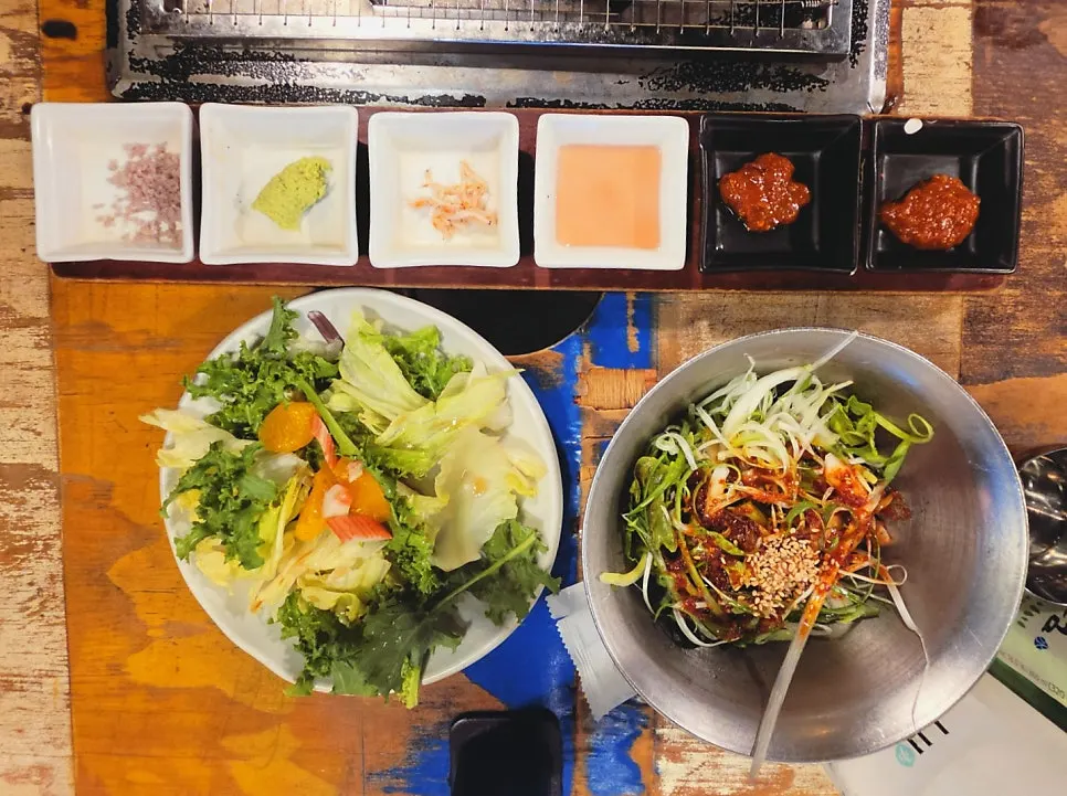 육통령 기본 상차림과 밑반찬