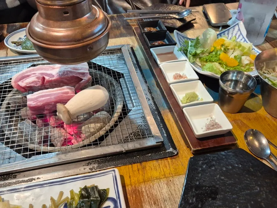 Sauces and side dishes for pork belly