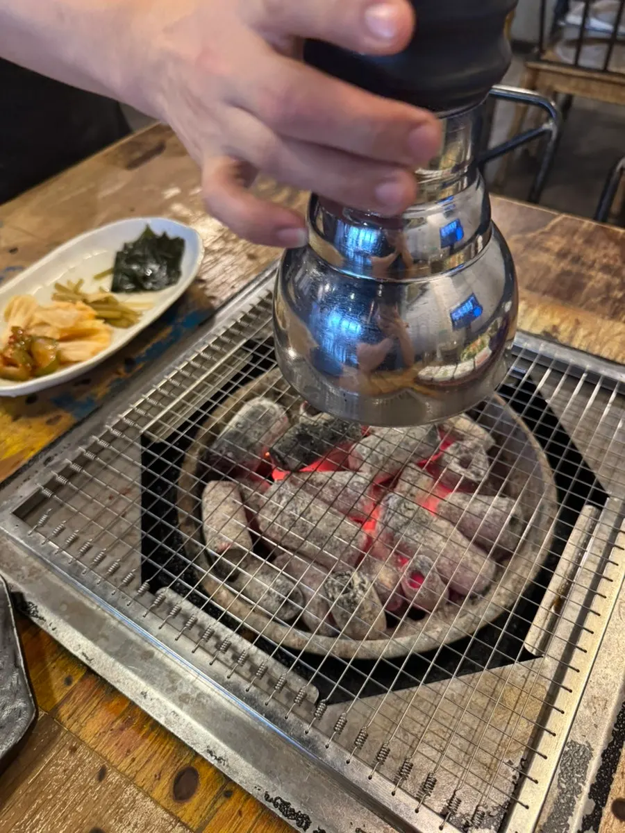 육통령 식사와 찌개 메뉴 페이지