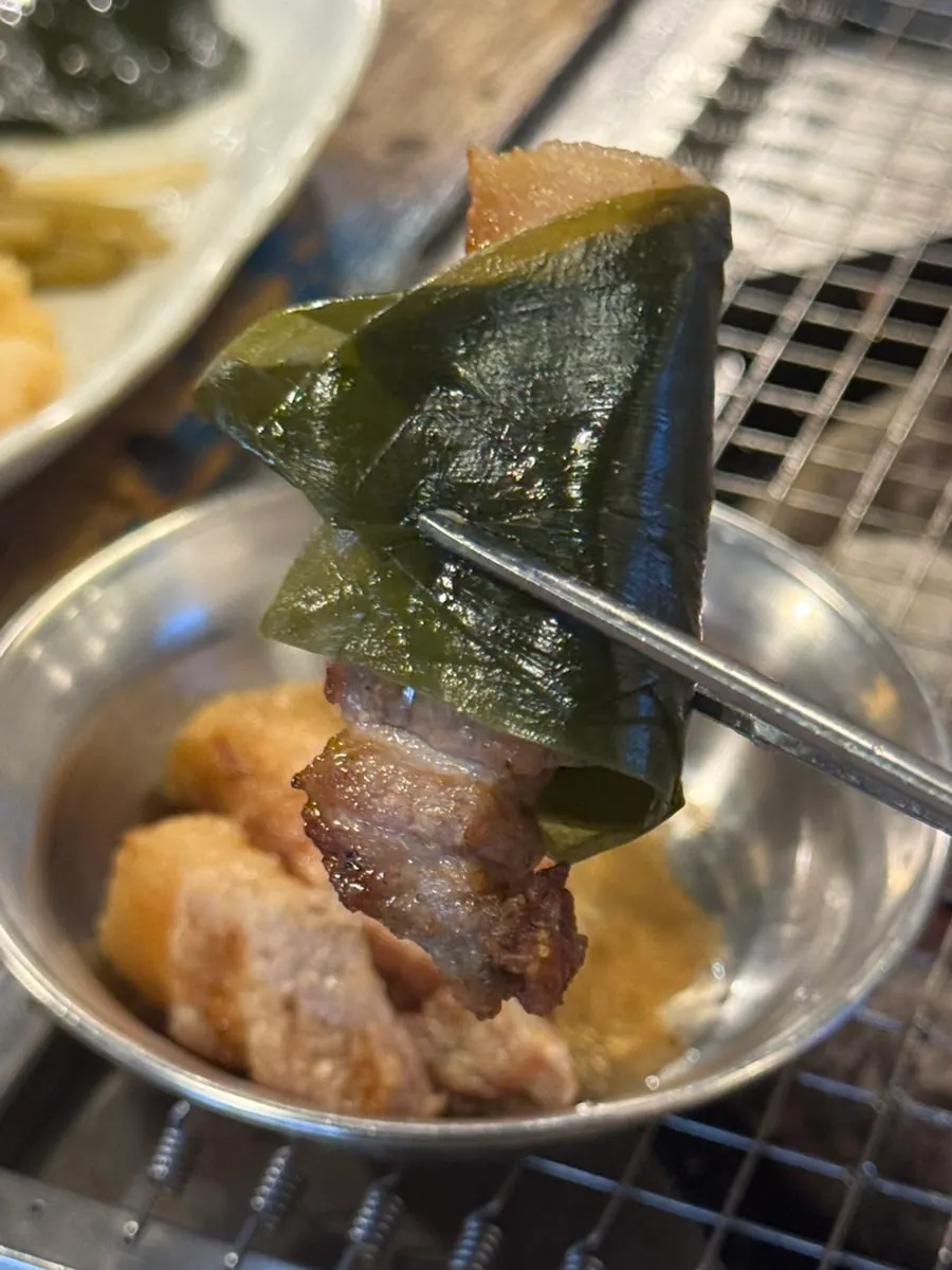 와사비 올린 목살과 곁들임 찬