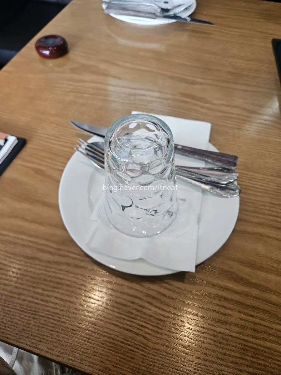 Set table by the window