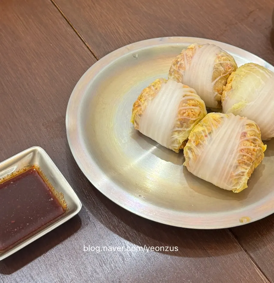 뜨끈한 곰탕과 밥 한 공기