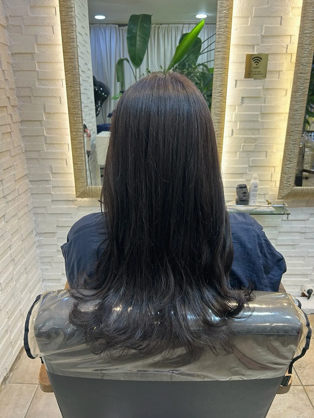 클리닉염색으로 완성된 초코브라운 헤어