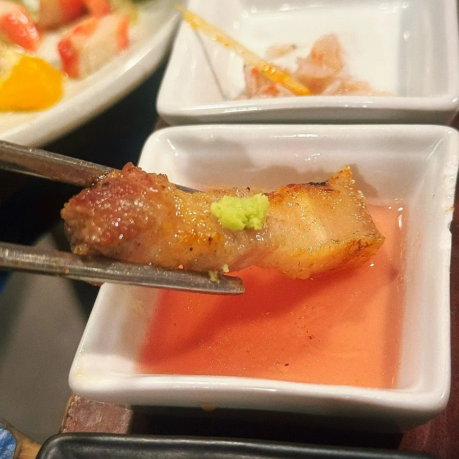 속까지 잘 익은 숯불 오겹살 구이