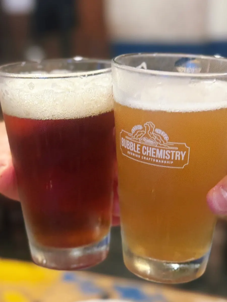 육통령 수제맥주 IPA와 바이젠 생맥주 잔
