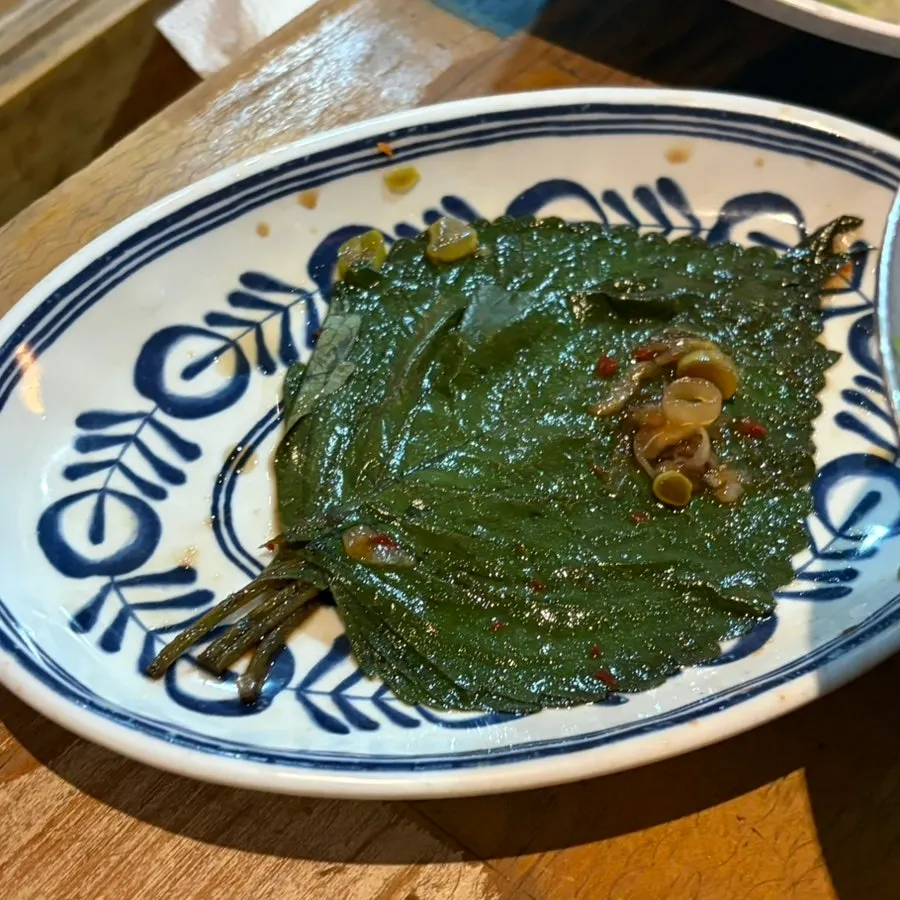 깻잎장아찌 반찬 접시