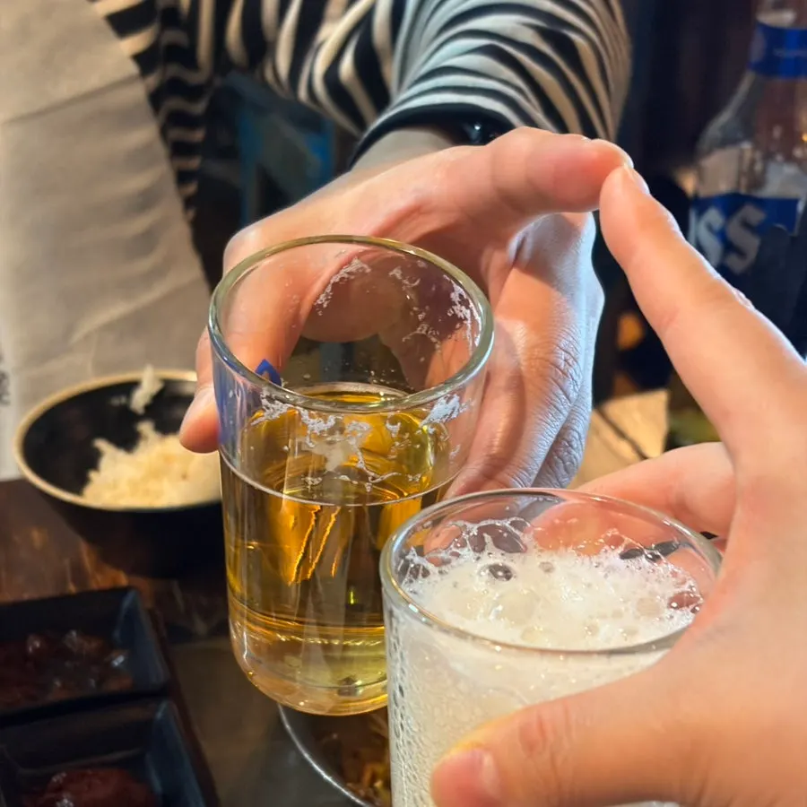 비빔냉면과 함께 나온 육수