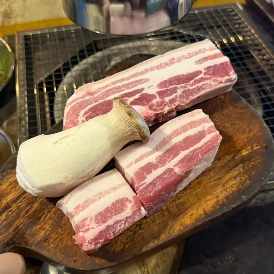 Thick-cut raw omija-aged pork yukgyeopsal