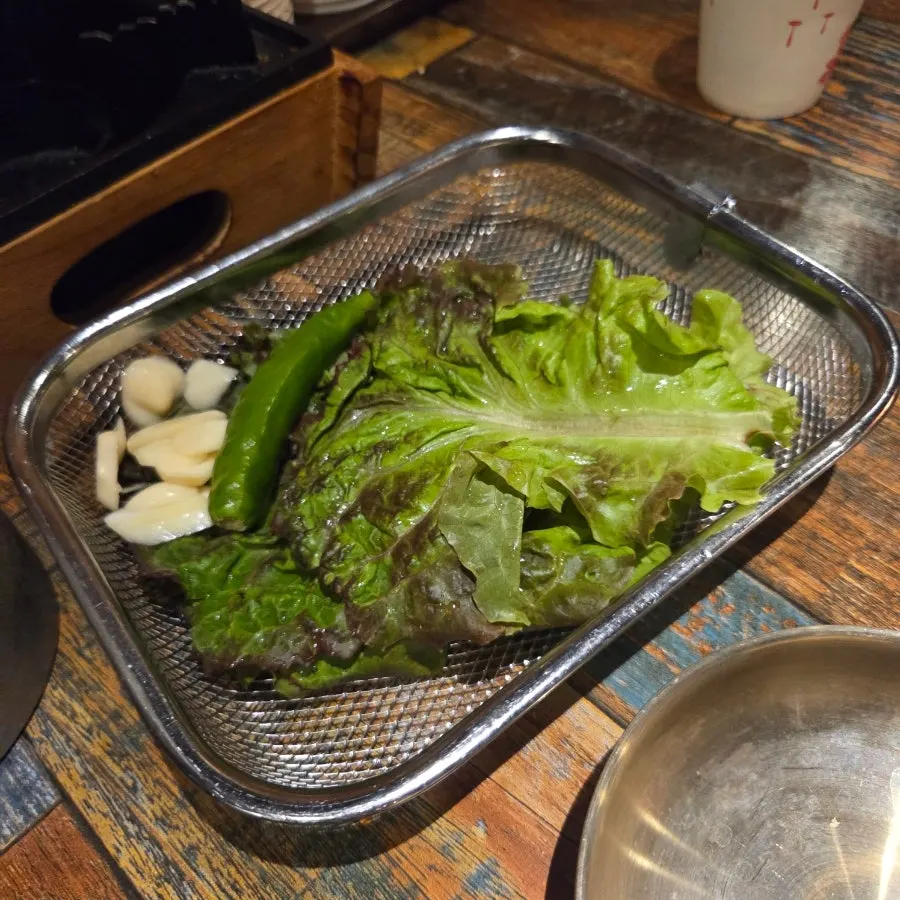 Self-serve side dish bar