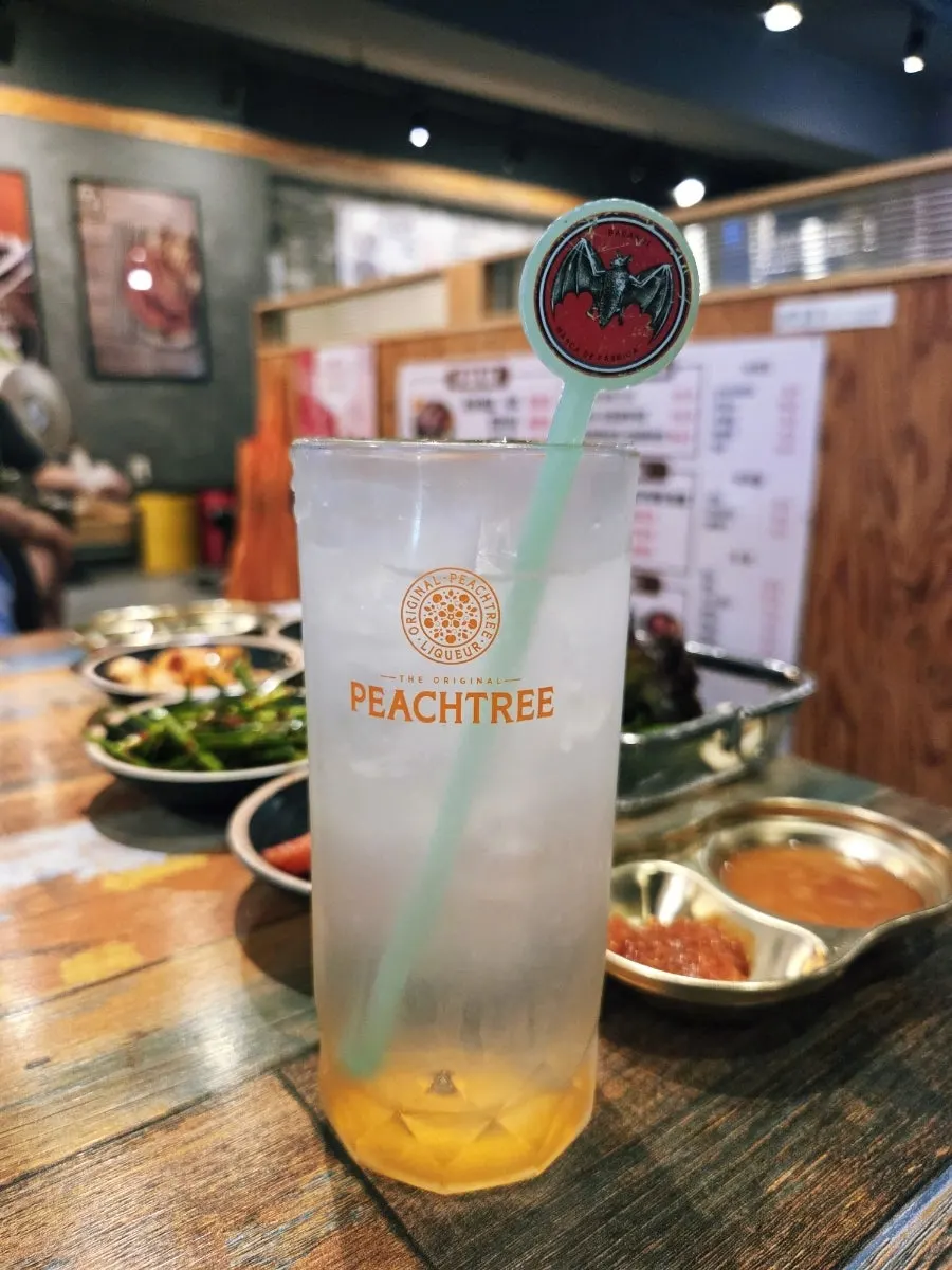 부추무침 겉절이 무김치 백김치 등 밑반찬