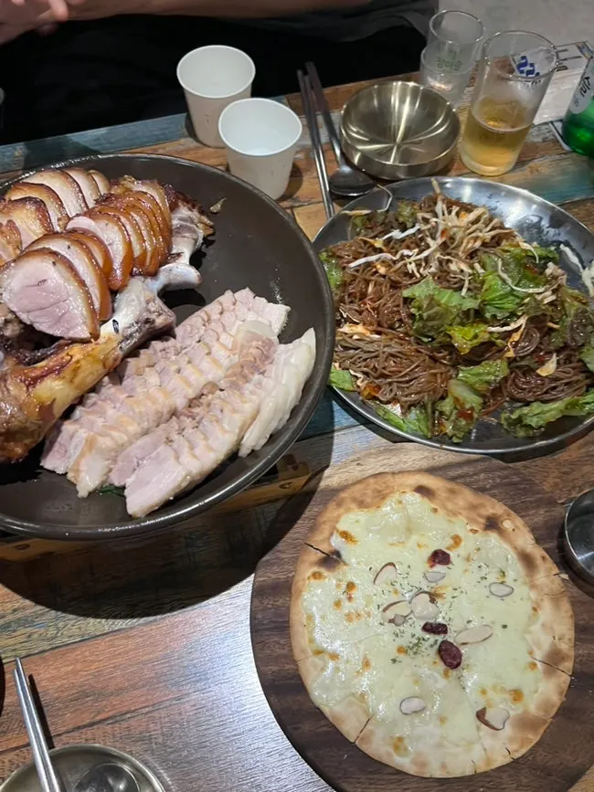 Smoky wood-fired jokbal