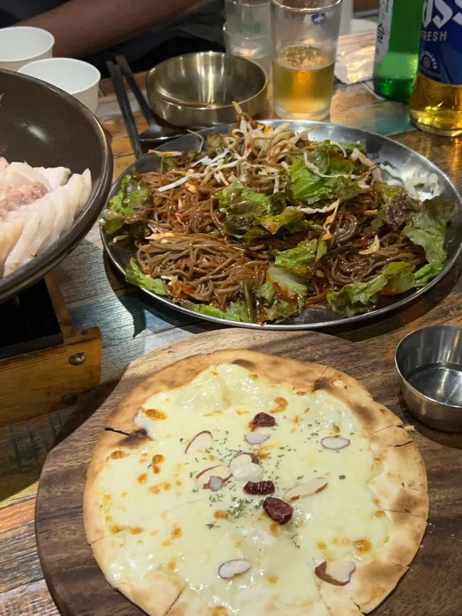 Moist and chewy wood-fired jokbal