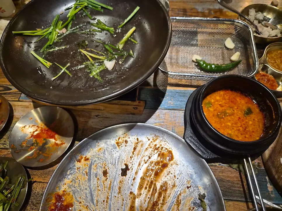 Bossam spread enjoyed as a family dinner