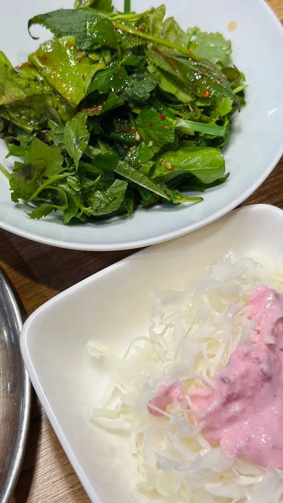 Chewy buckwheat pancake and seasoned vegetable side dishes