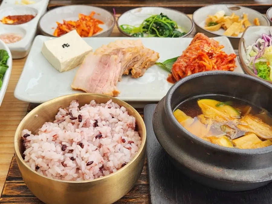 A bowl of glossy multigrain rice