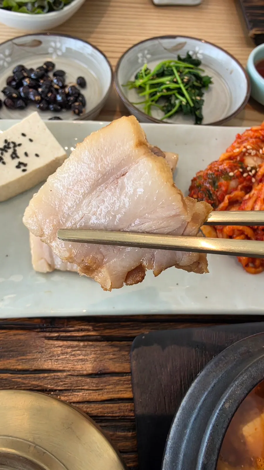 3人份白菜包肉定食桌面近景